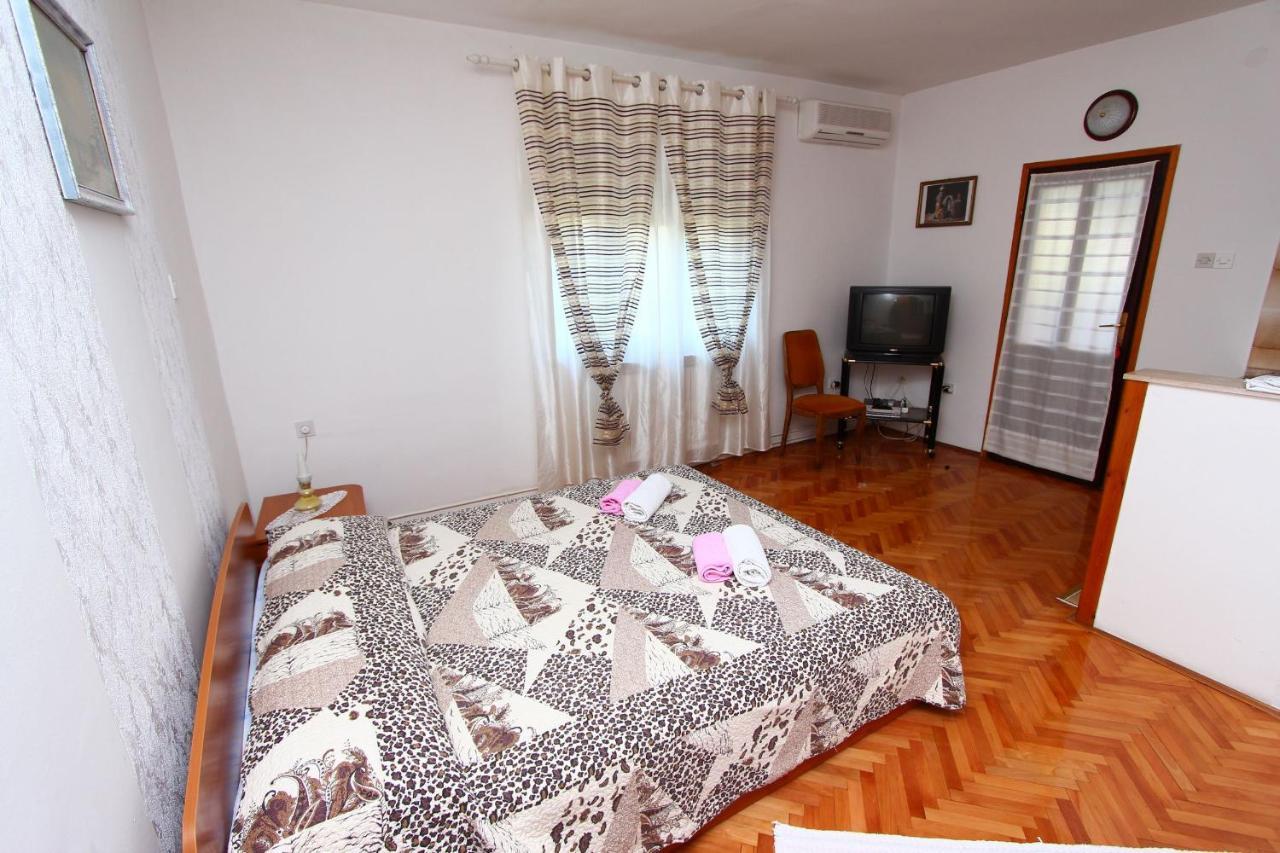 Apartments Goga Ровин Екстериор снимка