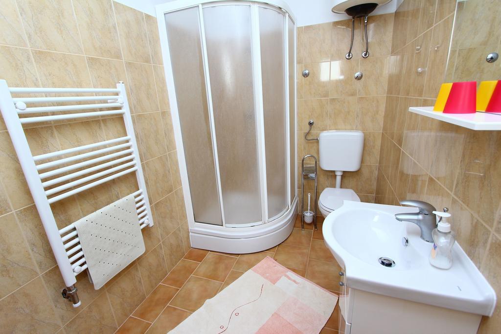 Apartments Goga Ровин Екстериор снимка