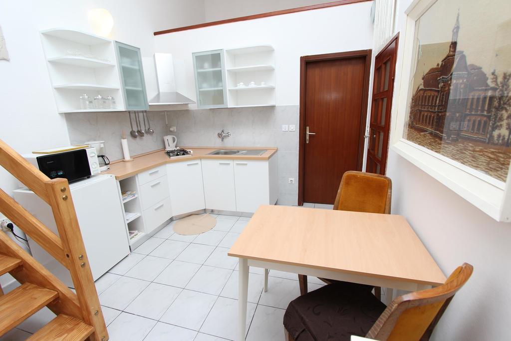 Apartments Goga Ровин Екстериор снимка