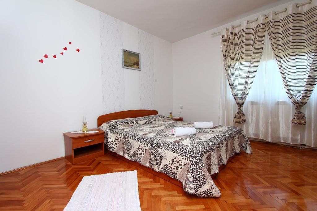 Apartments Goga Ровин Екстериор снимка