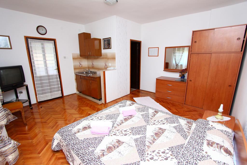 Apartments Goga Ровин Екстериор снимка